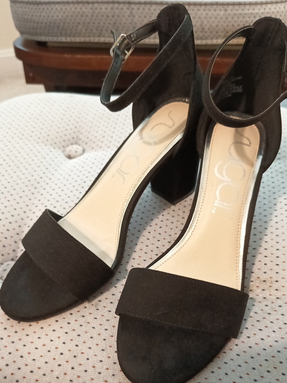 Sugar 8.5 Suede Ankle-Strap Block Heel Sandals - Black